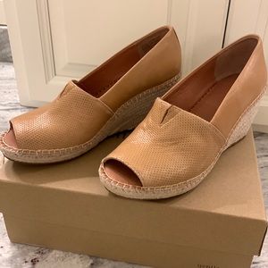Kenneth Cole Celine’s A-Line 2, Gentle Souls tan leather espadrilles, size 8.5